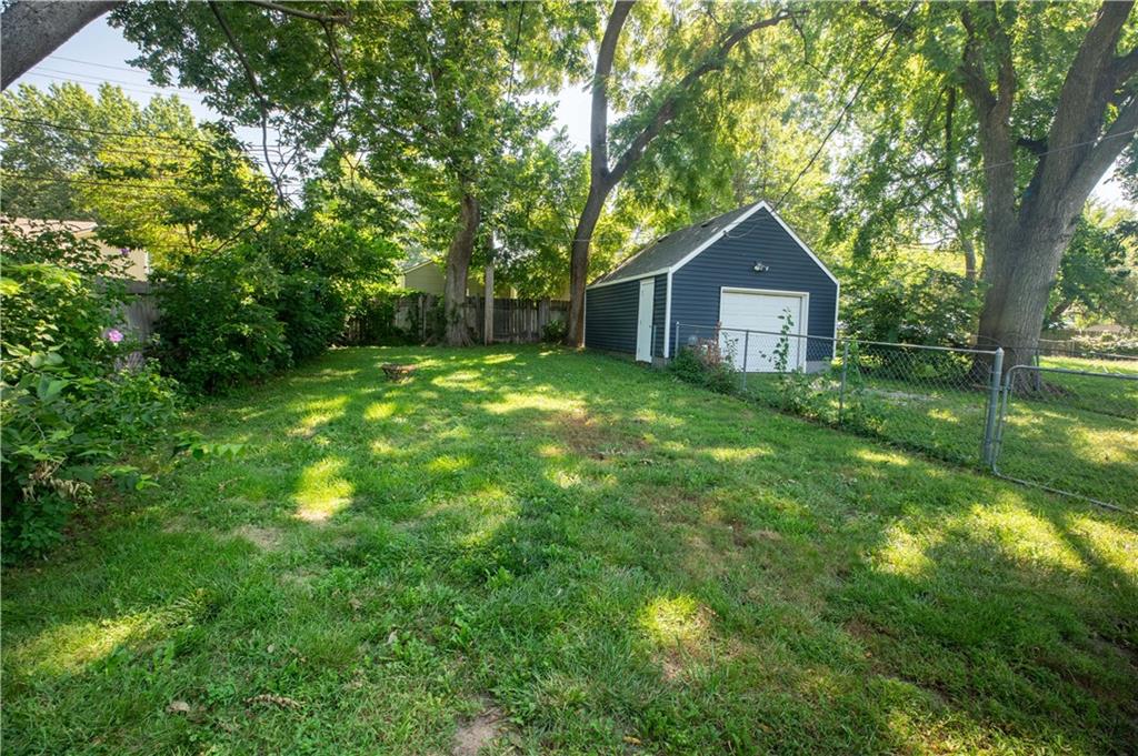 Photo 18 of 19 of 8543 Grandview Avenue house