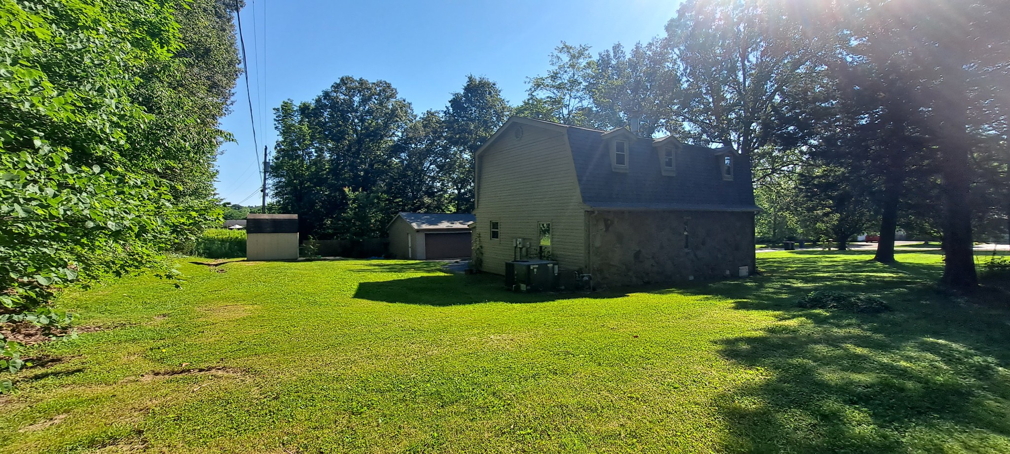 Photo 9 of 36 of 193 Rolling Hills Est house