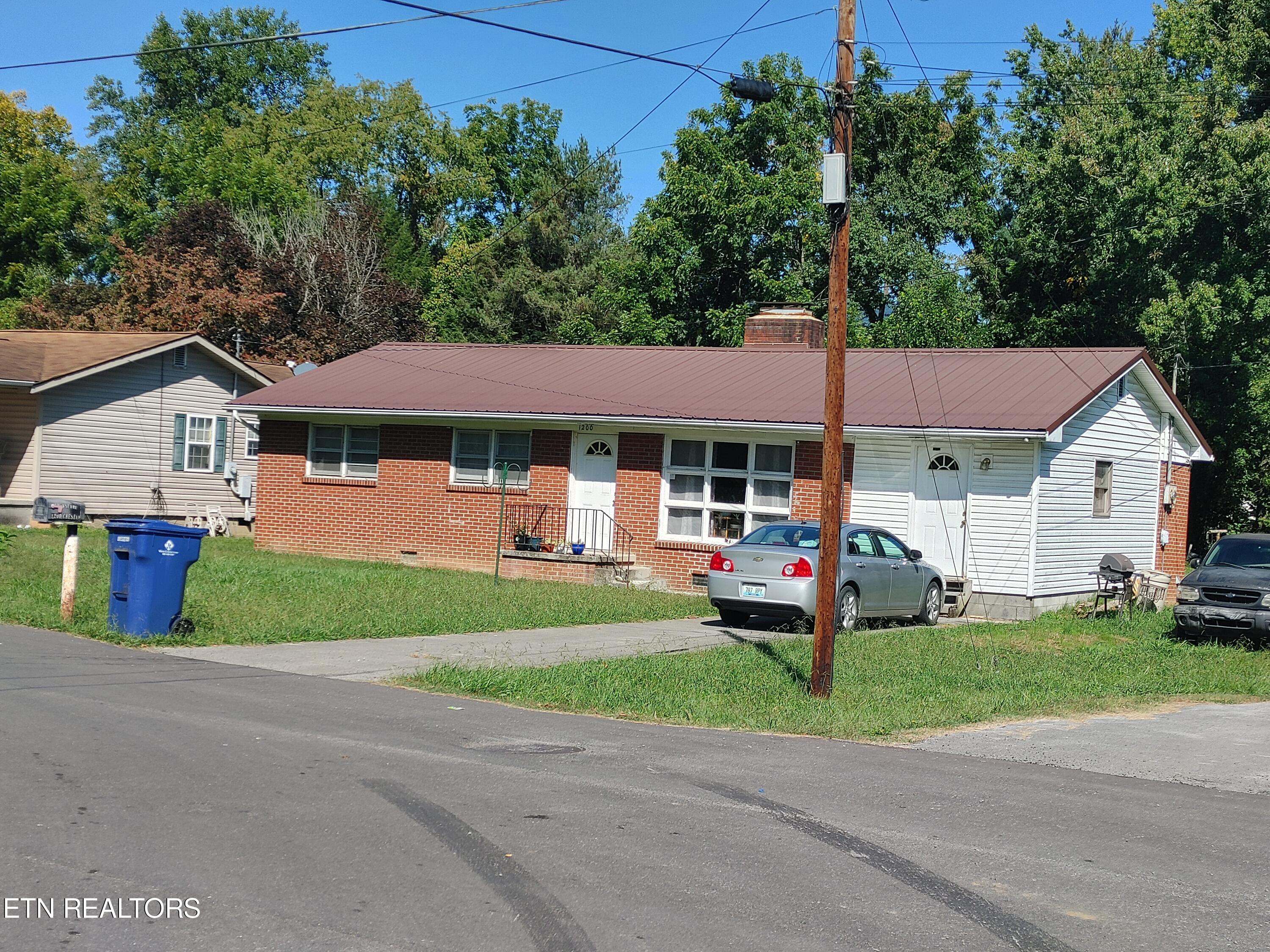 Photo 14 of 14 of 1200 Chester Ave house