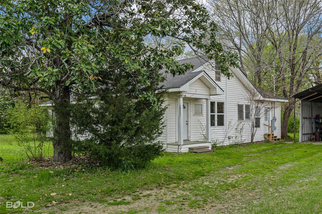 Photo 3 of 34 of 212 W Daugherty Avenue house