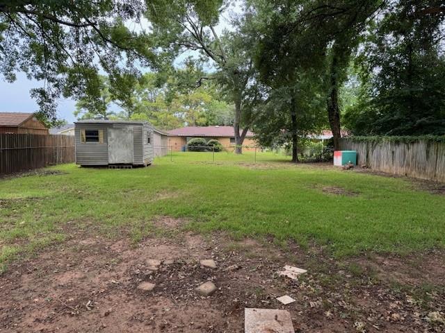 Photo 3 of 16 of 1605 Stonewood Circle house