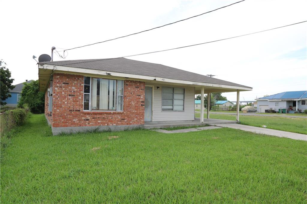 Photo 2 of 18 of 1404 ESTALOTE Avenue house