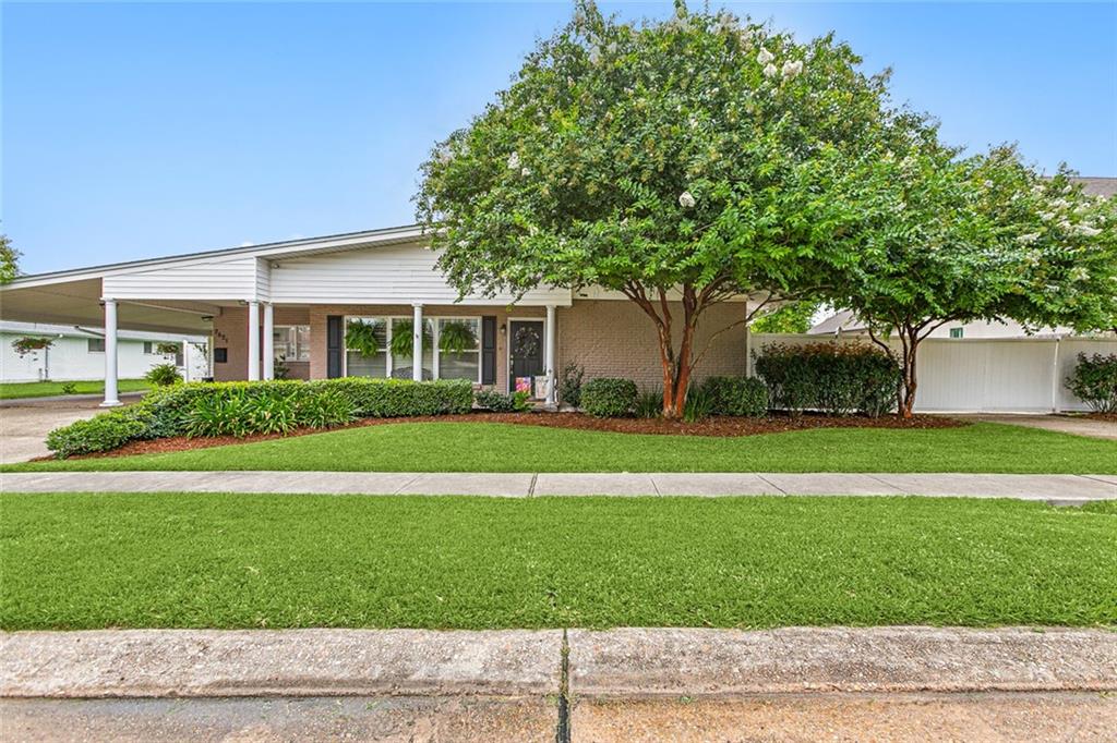 Photo 1 of 30 of 2621 METAIRIE HEIGHTS Avenue house