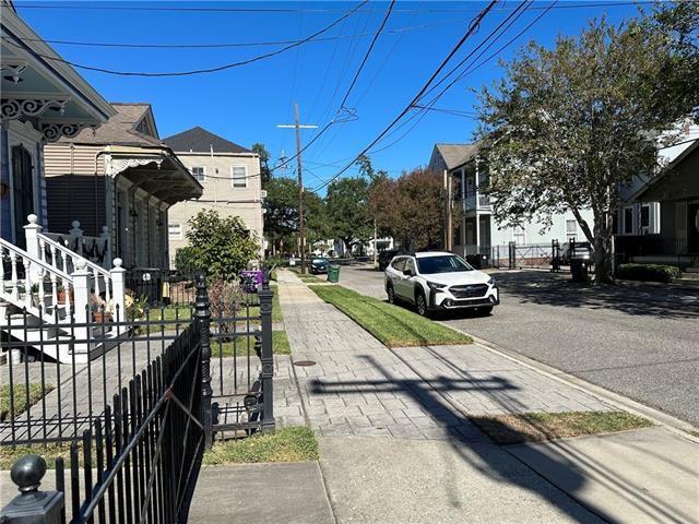 Photo 9 of 36 of 125 S GENOIS Street house