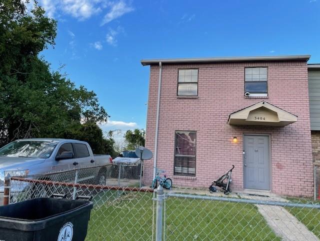 Photo 1 of 12 of 3404 VESPASIAN Street townhome