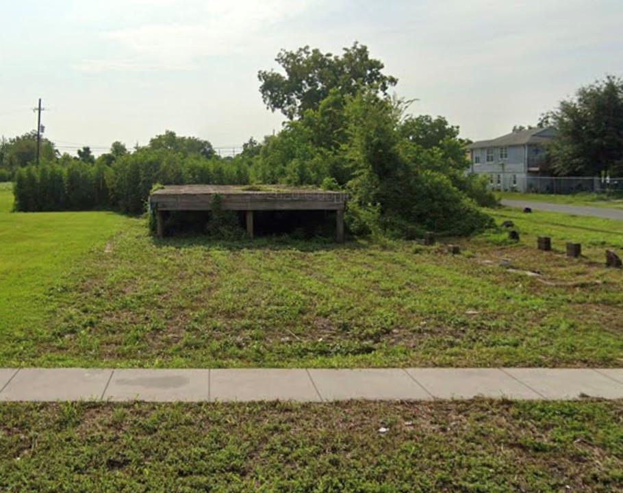 Photo 1 of 4 of 2305 FLOOD Street land