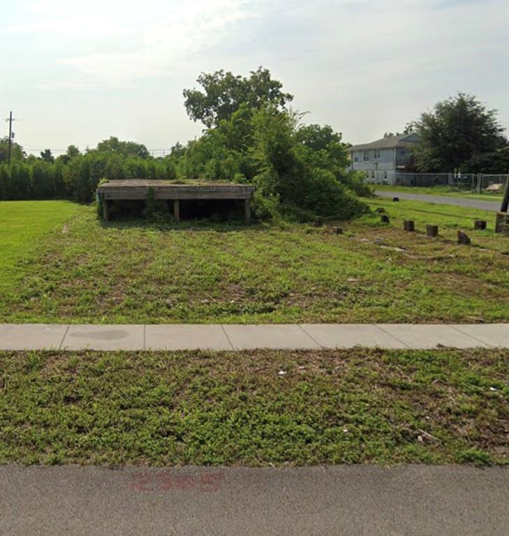 Photo 4 of 4 of 2305 FLOOD Street land