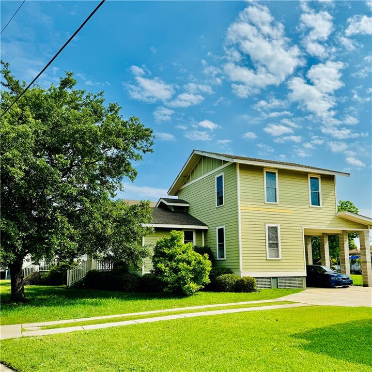 Photo 10 of 12 of 4305 SAINT BERNARD Avenue house