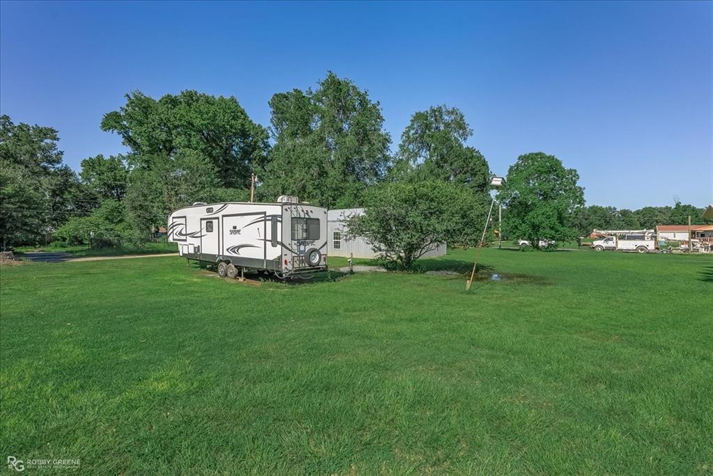 Photo 15 of 40 of 10023 Plum Point Road mobile home