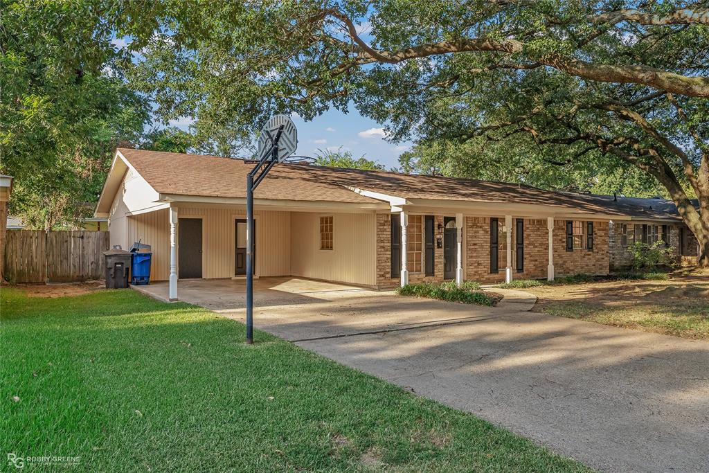 Photo 2 of 25 of 214 Peyton Colquitt Place house