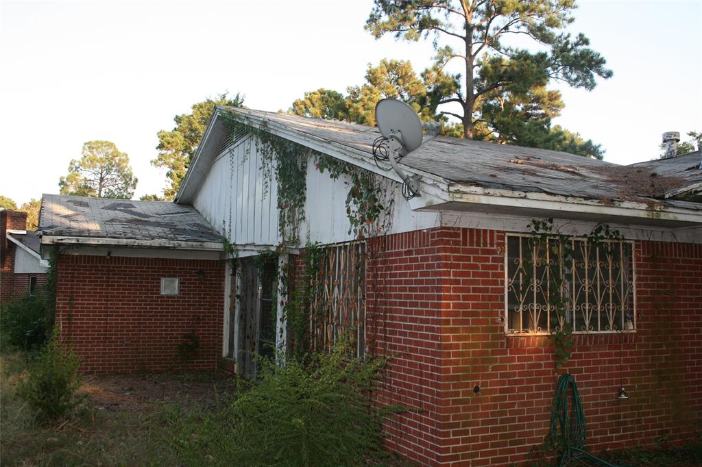 Photo 6 of 17 of 4744 Mcdaniel Drive house