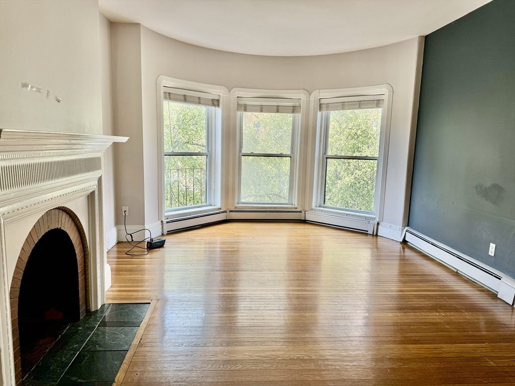 Photo 1 of 6 of 511 Beacon Street 11 condo