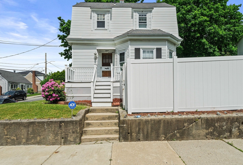 Photo 3 of 23 of 15 Claron St house