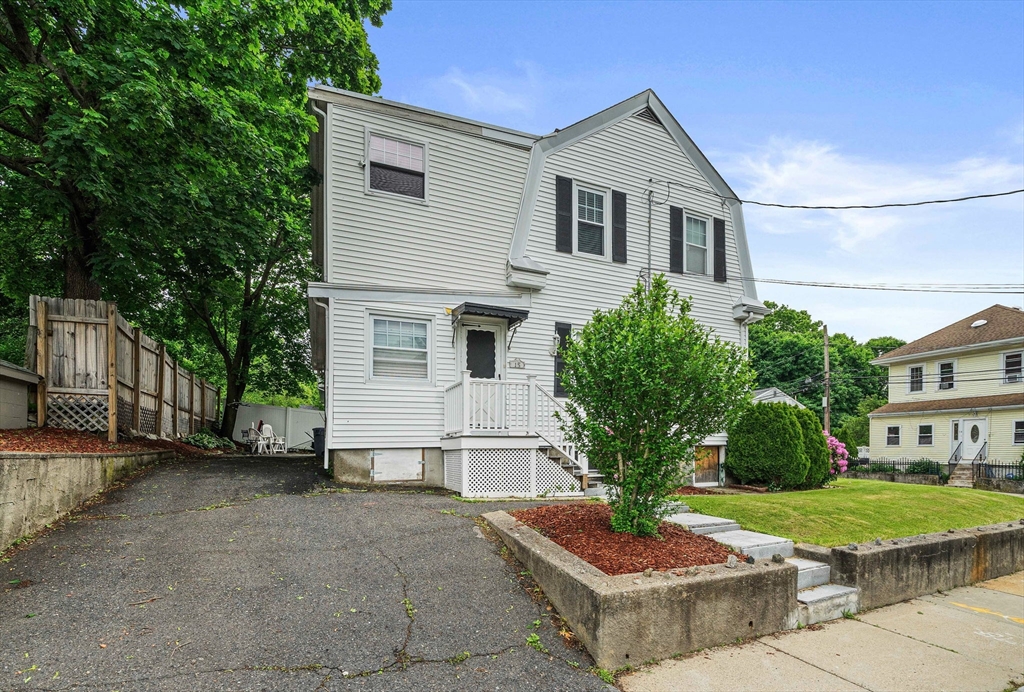 Photo 4 of 23 of 15 Claron St house