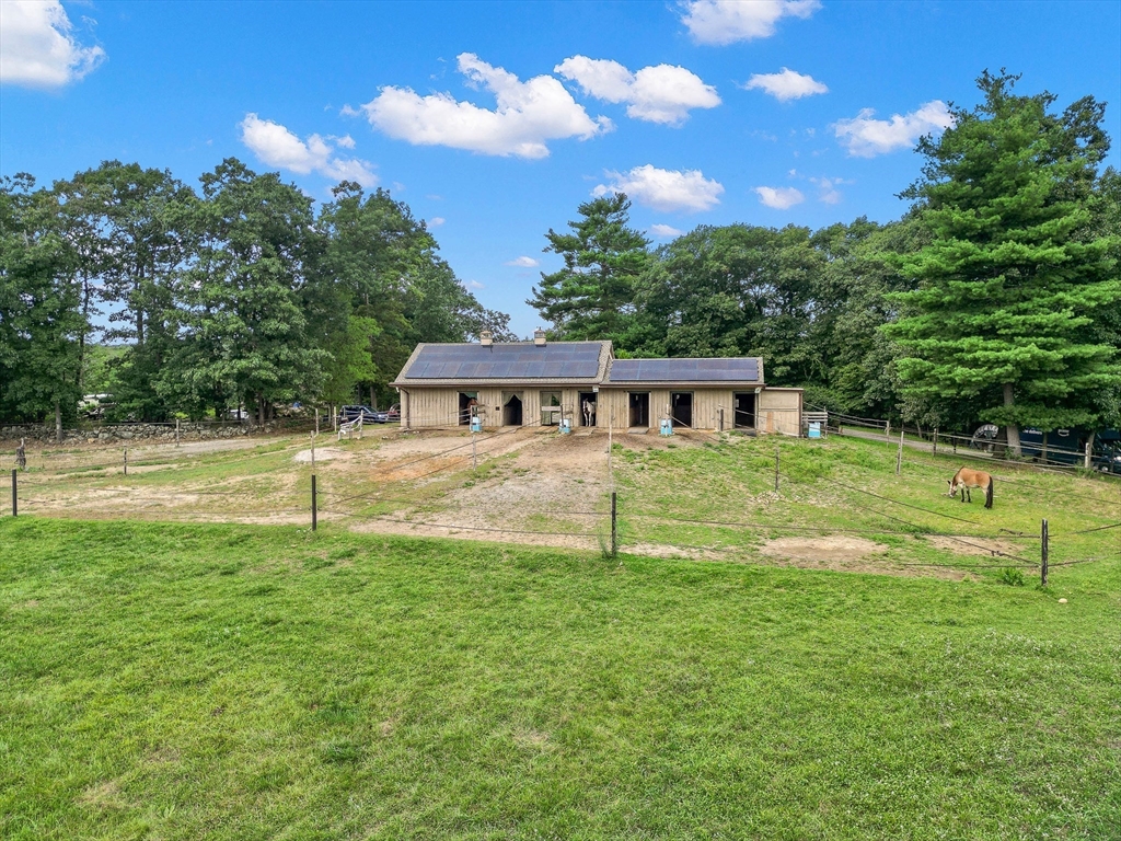 Photo 5 of 42 of 114 Stiles Pond Rd house