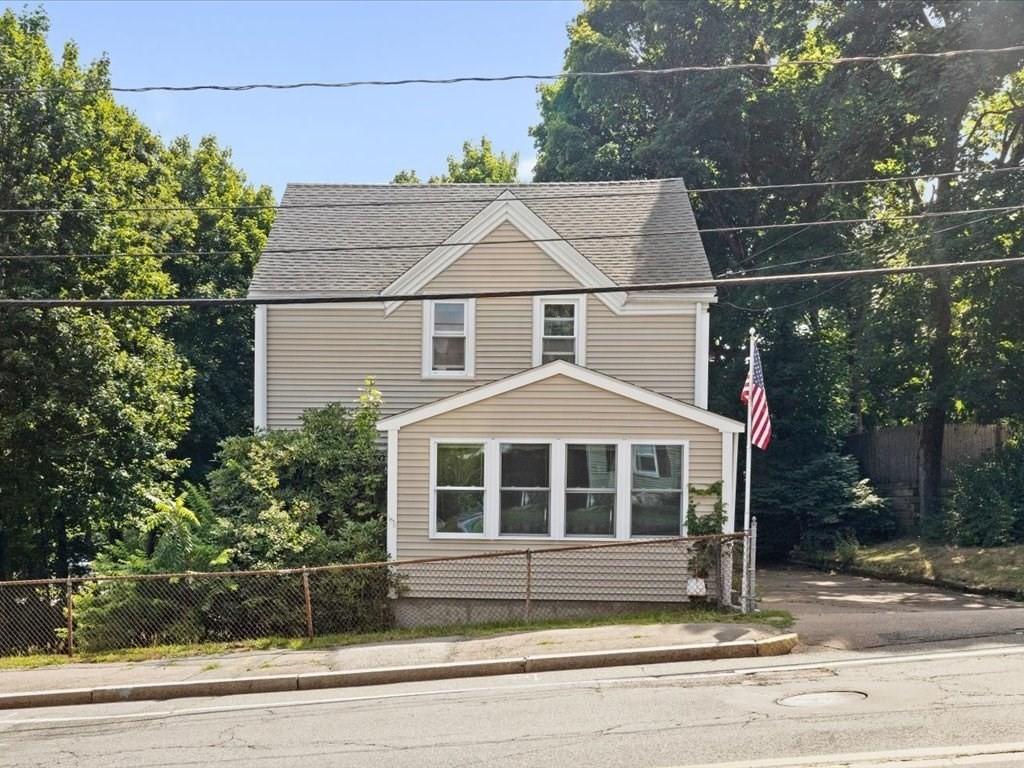 Photo 1 of 25 of 47 Howard St. house