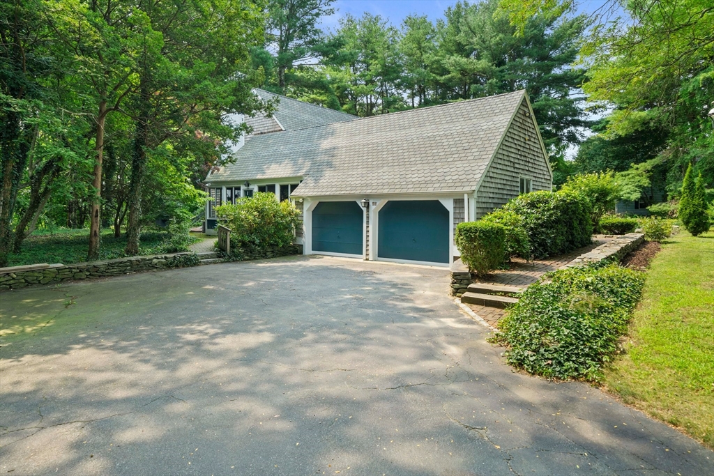 Photo 1 of 33 of 25 Rock Meadow Dr house