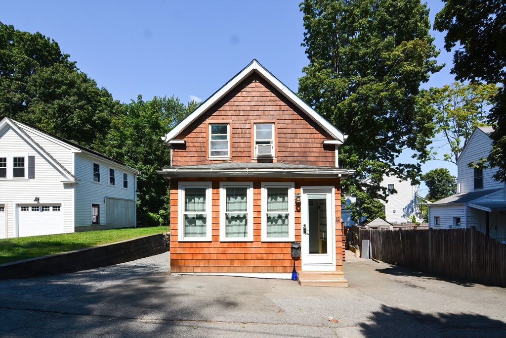 Photo 1 of 35 of 11 Pierce Place house