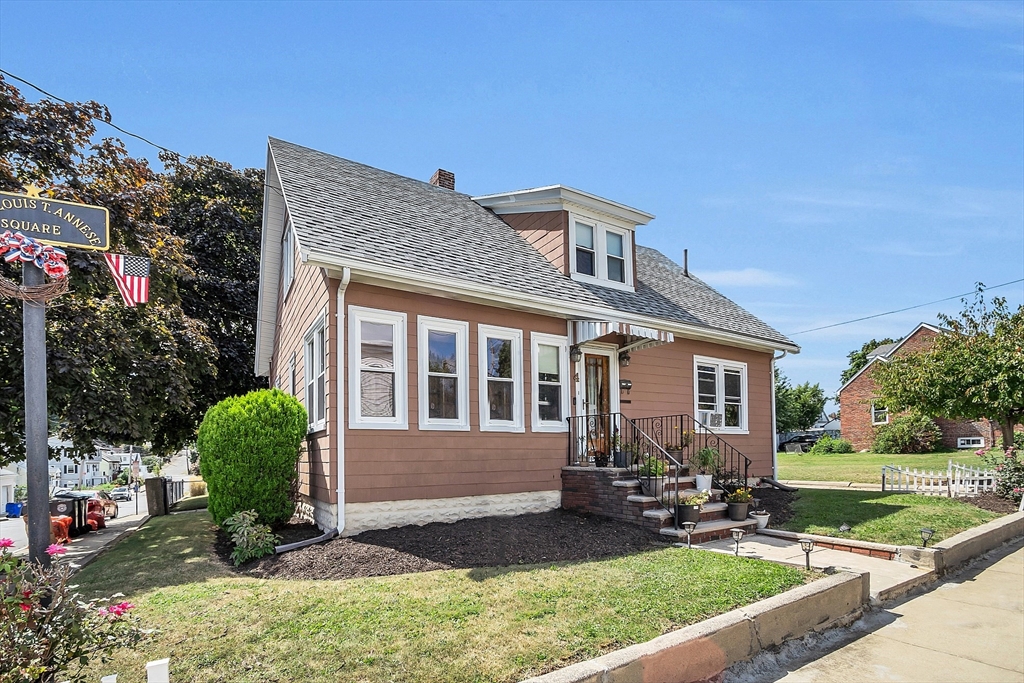 Photo 1 of 25 of 4 Englewood Ave house