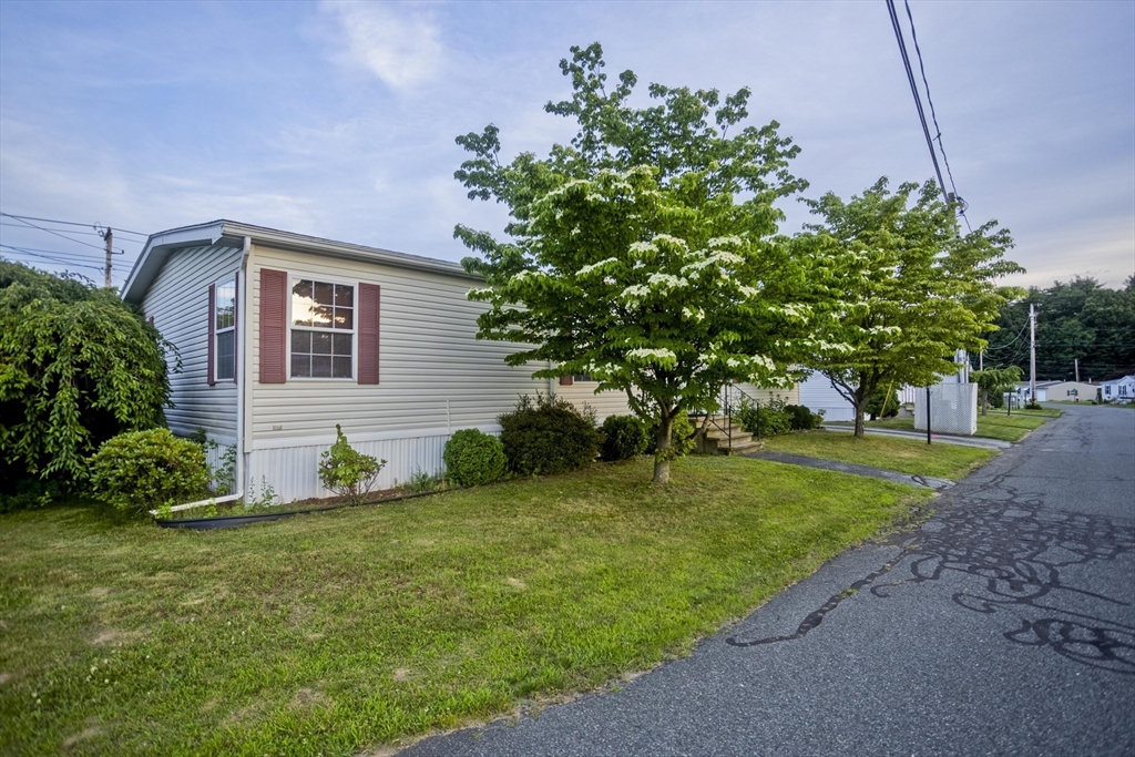 Photo 3 of 41 of 5 Somerset Road mobile home