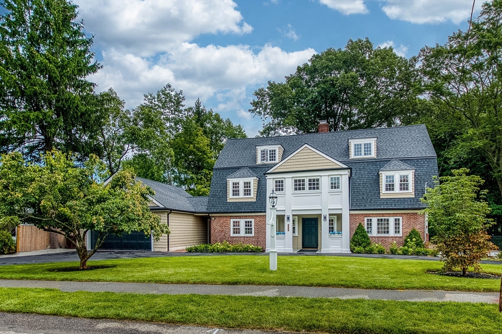 Photo 1 of 41 of 178 Mount Vernon St house