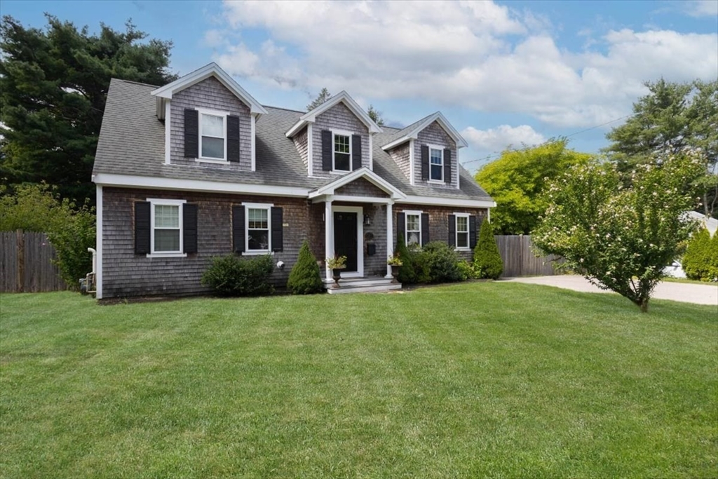 Photo 1 of 20 of 2 Hemlock Road house