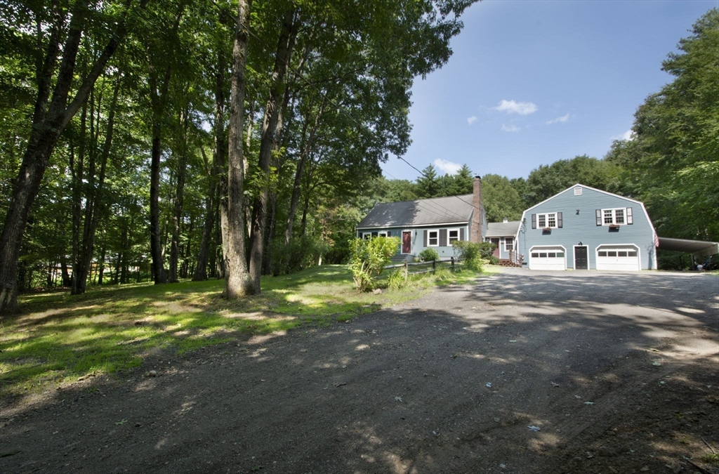 Photo 3 of 40 of 14 New Templeton Rd house