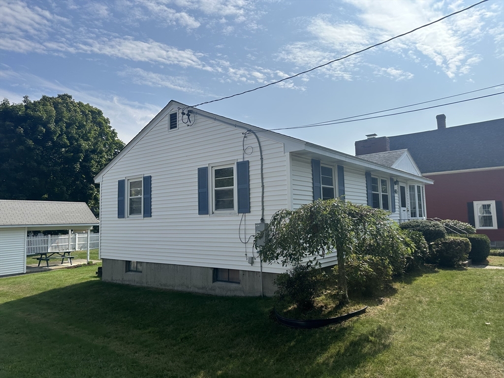 Photo 6 of 20 of 7 Linden St house