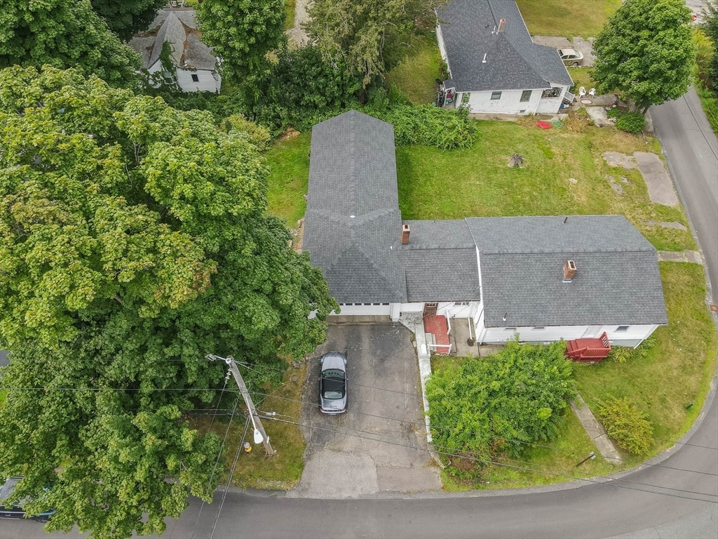 Photo 2 of 34 of 61 Halvorsen Avenue house