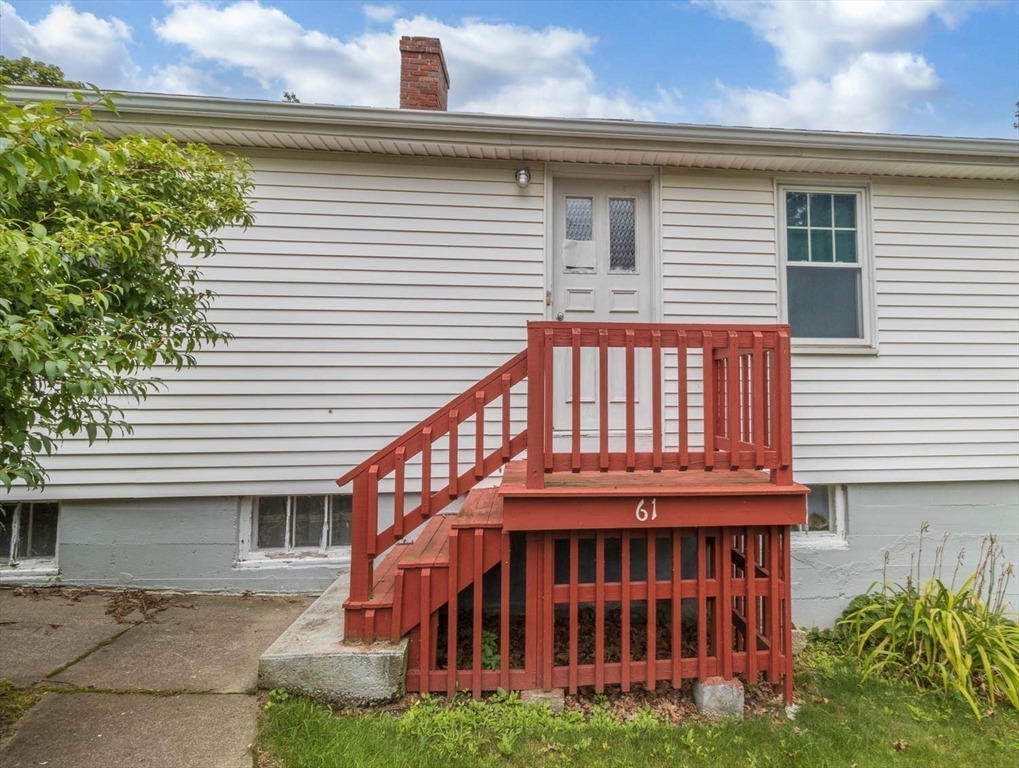 Photo 6 of 34 of 61 Halvorsen Avenue house