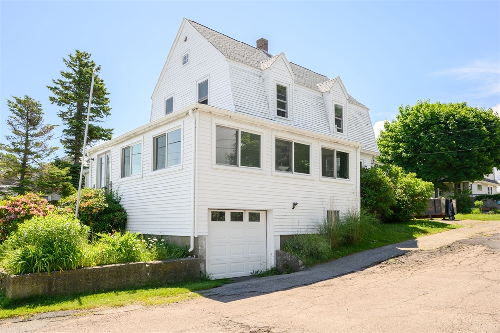 Photo 3 of 37 of 165 Nantasket Road house