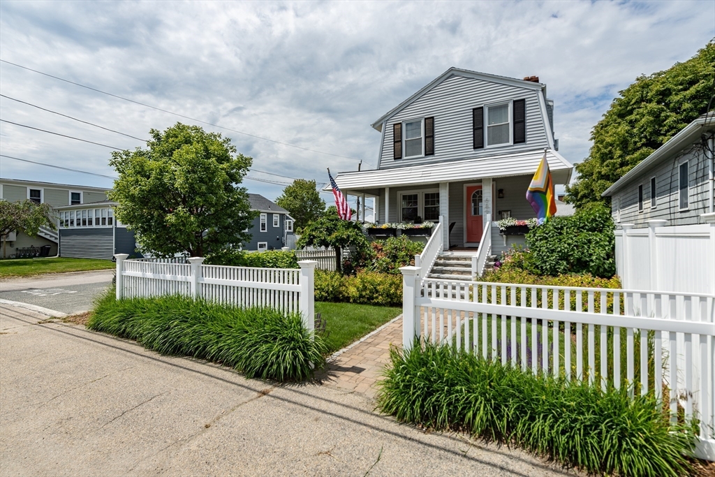 Photo 17 of 22 of 689 Nantasket Ave house