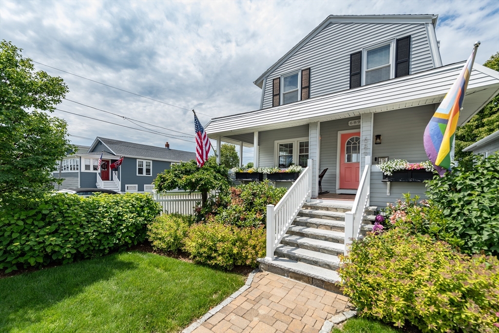 Photo 6 of 22 of 689 Nantasket Ave house