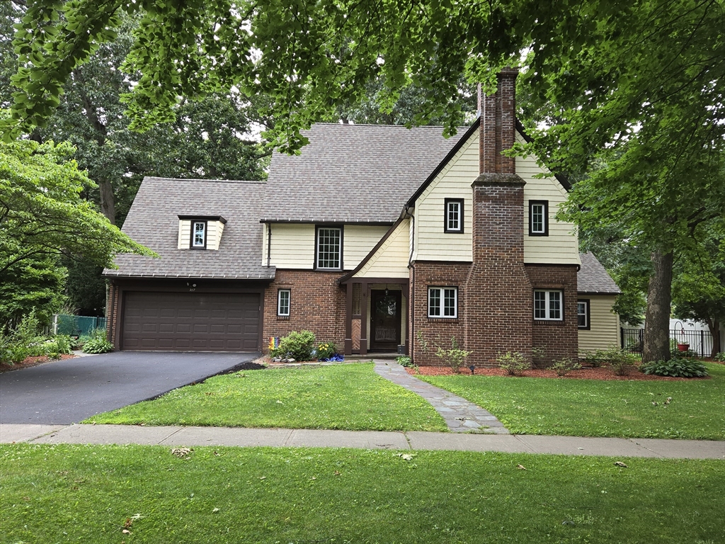 Photo 1 of 6 of 217 Laurel St house