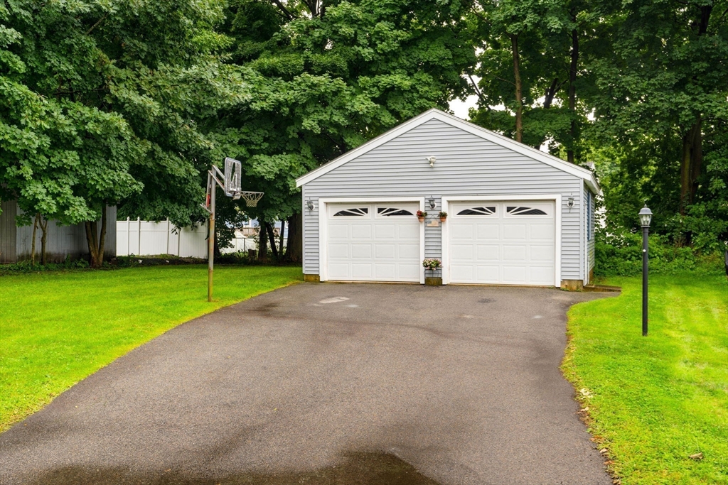 Photo 42 of 42 of 46 Rivercliff Rd house