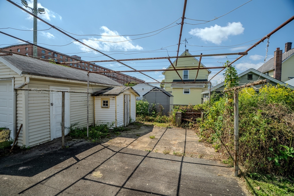 Photo 7 of 28 of 11 Hampshire Street house