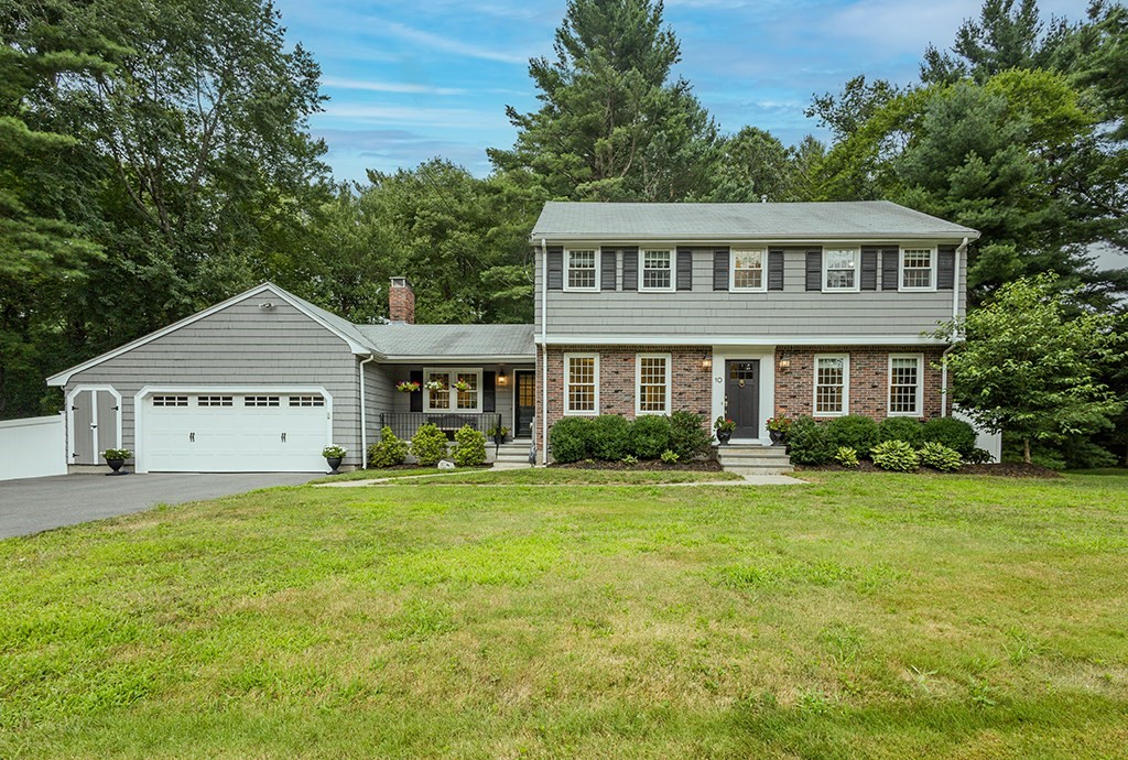 Photo 1 of 32 of 10 Cedar Lane house