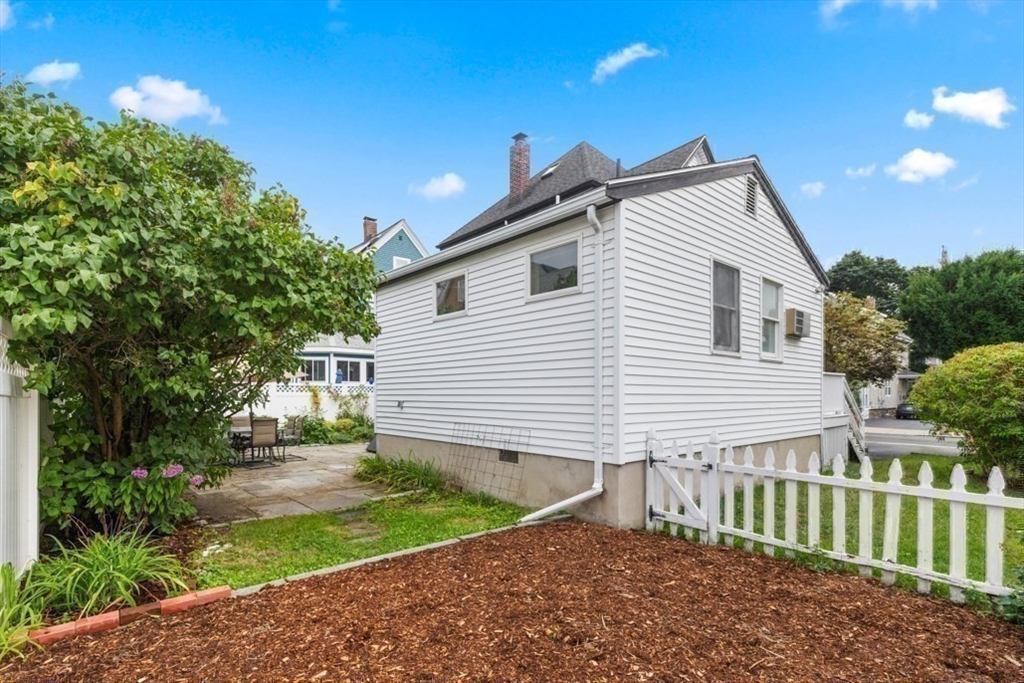 Photo 33 of 41 of 26 Farragut Avenue house