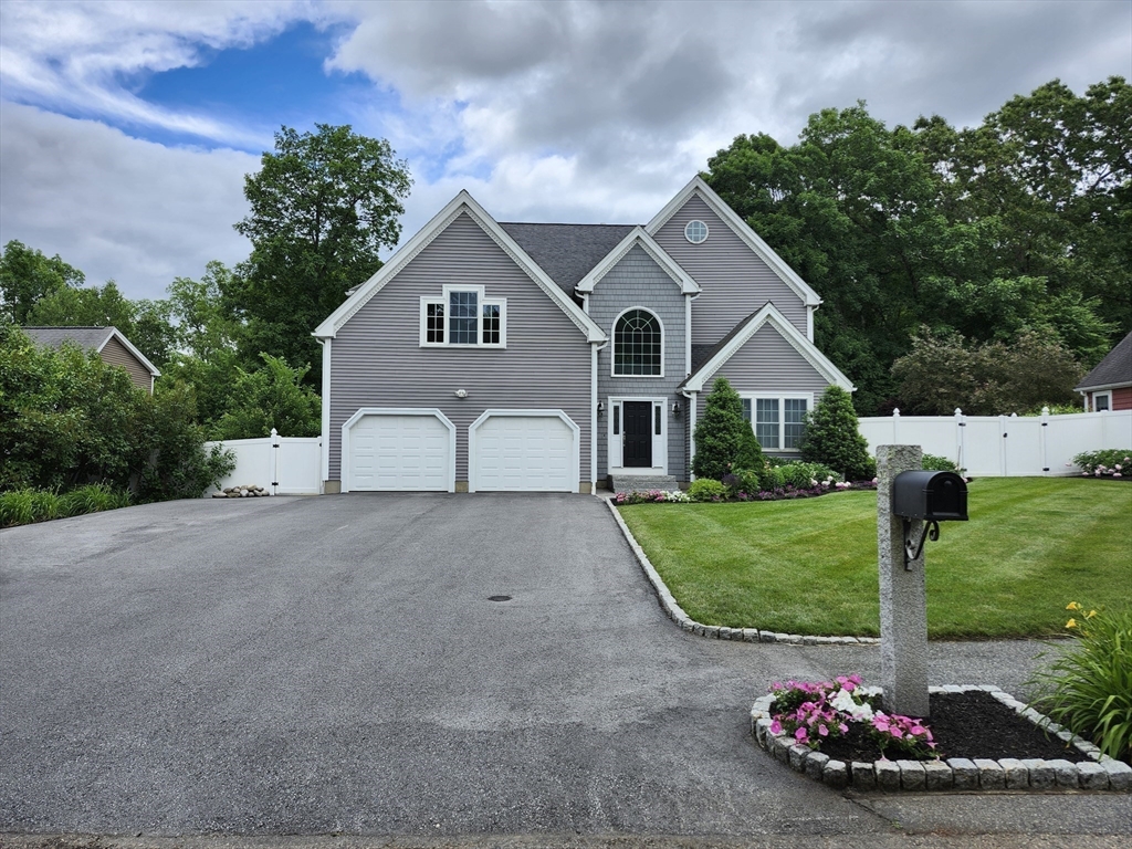 Photo 5 of 42 of 20 Woodridge Rd house