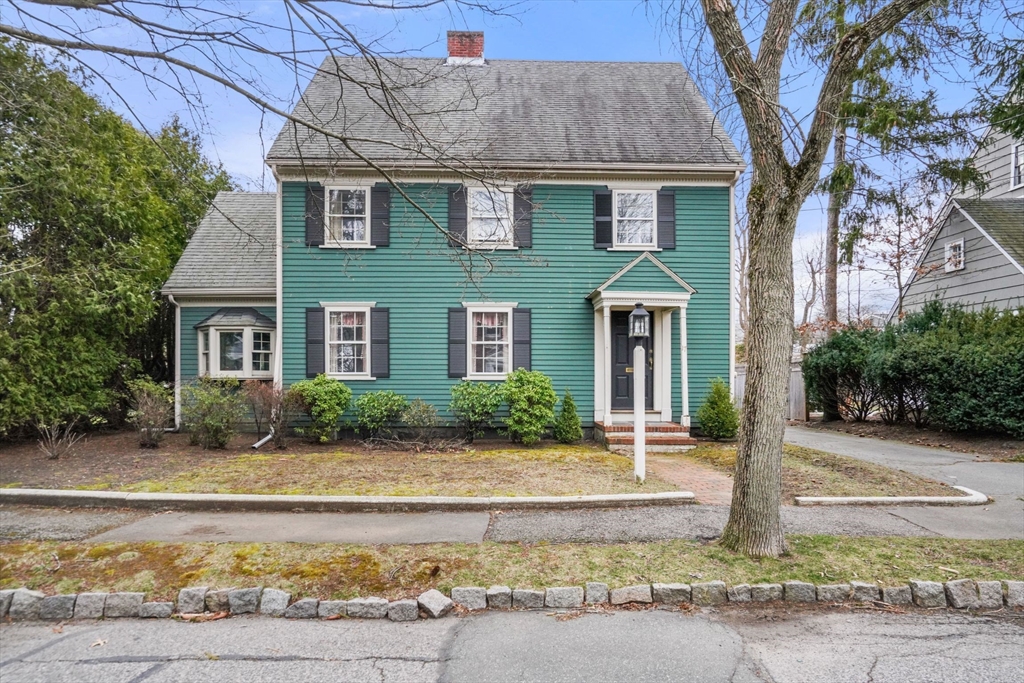 Photo 1 of 18 of 17 Mckinnon Avenue house