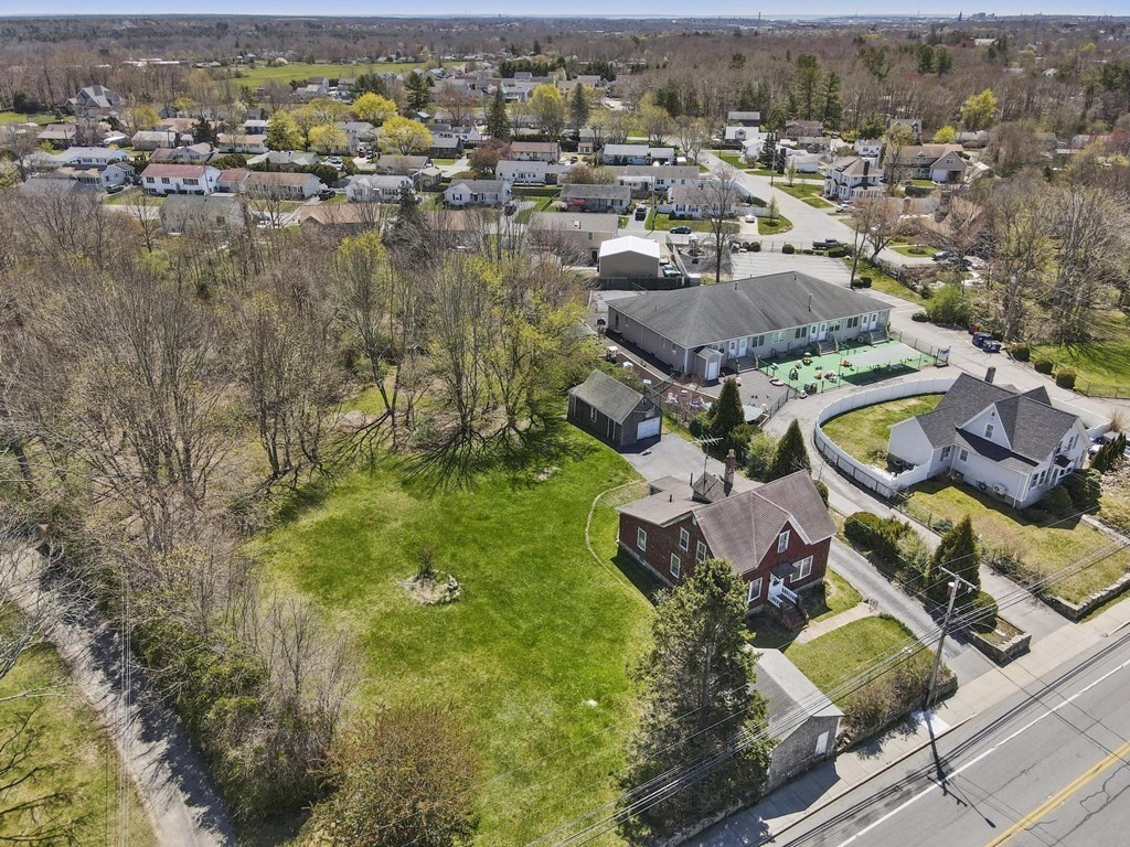 Photo 9 of 9 of 3146 Acushnet Ave house