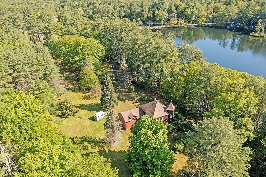 Photo 6 of 35 of 270 Holtshire Rd house