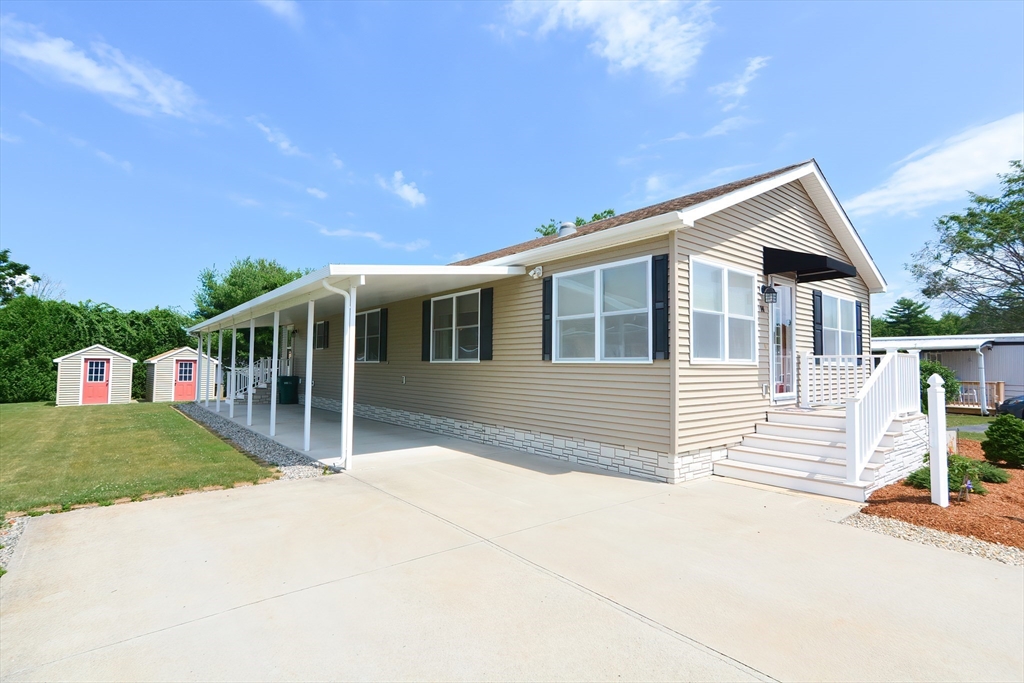 Photo 2 of 28 of 14 Garden Lane mobile home