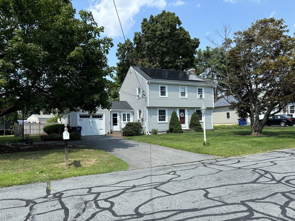 Photo 3 of 17 of 60 Linden Rd house