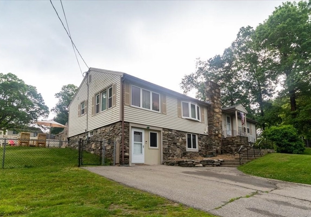 Photo 3 of 41 of 4 Monadnock Drive house