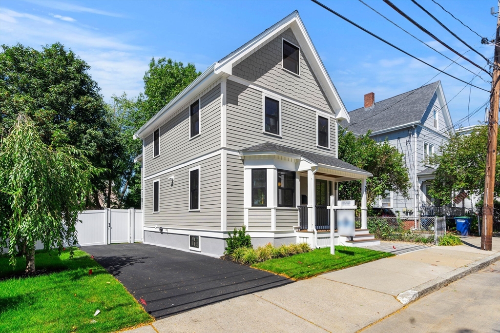 Photo 2 of 40 of 29 Endicott Ave house