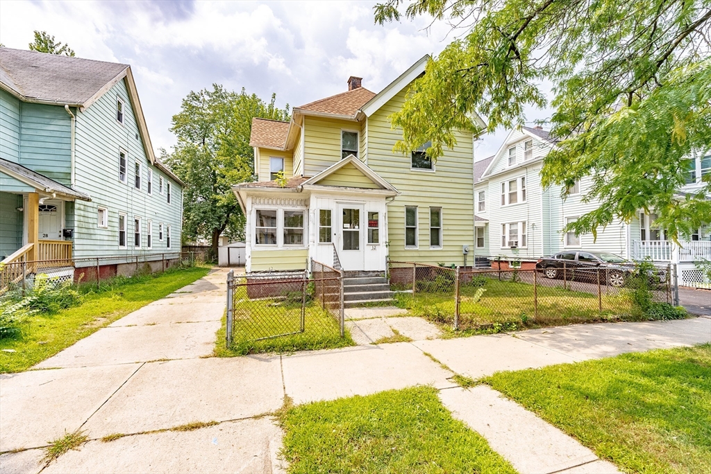 Photo 1 of 17 of 32 Maynard St house