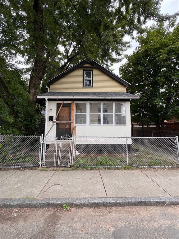 Photo 1 of 18 of 15 Manhattan St house