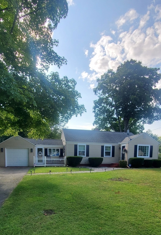 Photo 1 of 33 of 14 Brookside Circle house