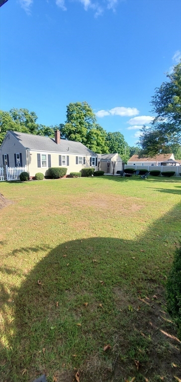 Photo 7 of 33 of 14 Brookside Circle house